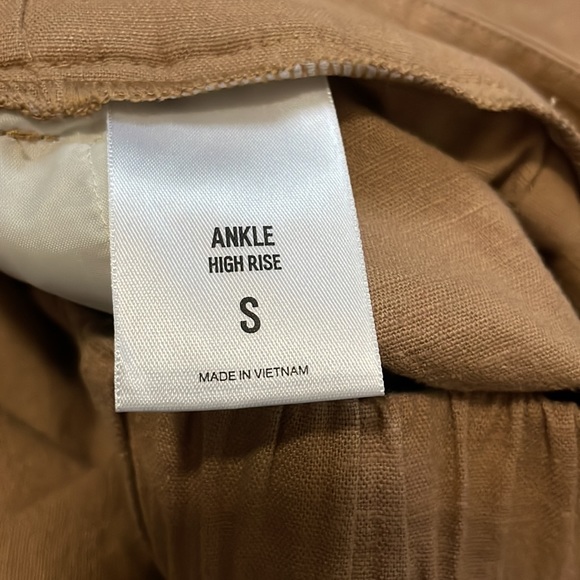 EXPRESS khaki Jogger Pants ! - Picture 7 of 9